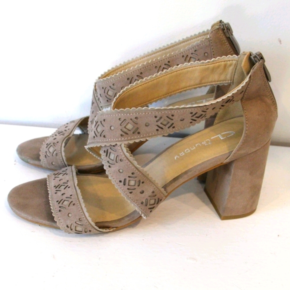 Chunky Heel - Picture 6 of 7